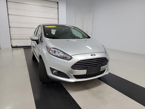 Photo 2 of 26 of 2019 Ford Fiesta SE