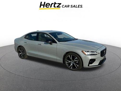 2024 Volvo S60 B5 Core Dark Theme