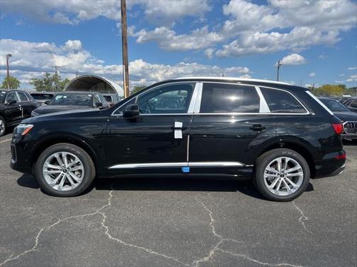 2025 Audi Q7 55 Premium Plus