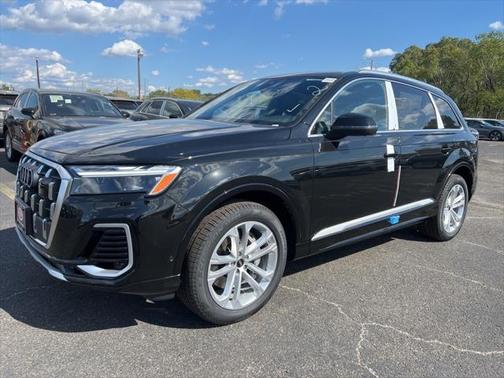 2025 Audi Q7 55 Premium Plus