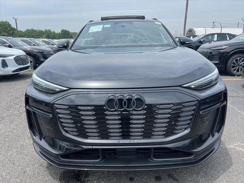 2025 Audi SQ6 e-tron Premium