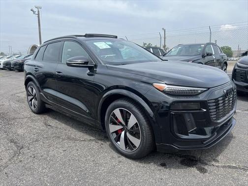2025 Audi SQ6 e-tron Premium