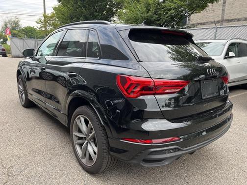 2024 Audi Q3 Premium 45 TFSI S line quattro Tiptronic