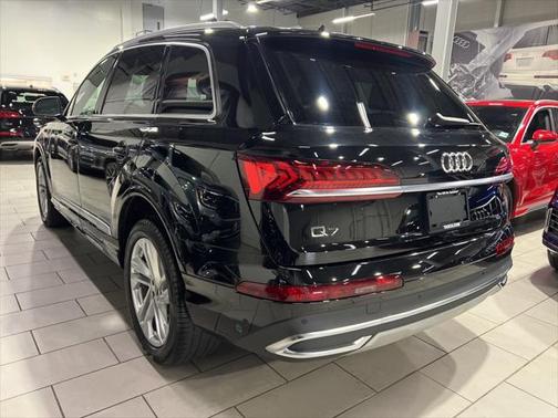 2022 Audi Q7 55 Premium Plus