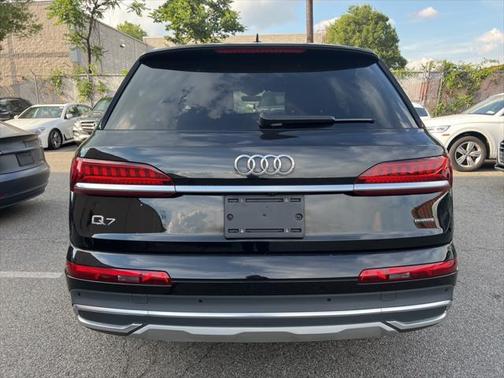 2022 Audi Q7 55 Premium Plus