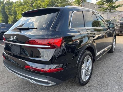 2022 Audi Q7 55 Premium Plus