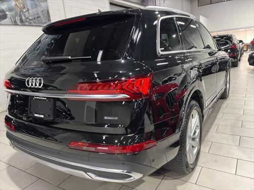 2022 Audi Q7 55 Premium Plus