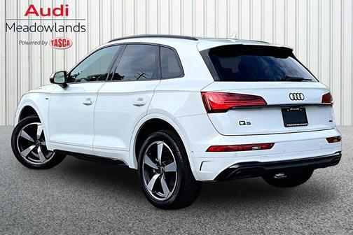 Glacier White Metallic 2023 Audi Q5 45 S line Prestige