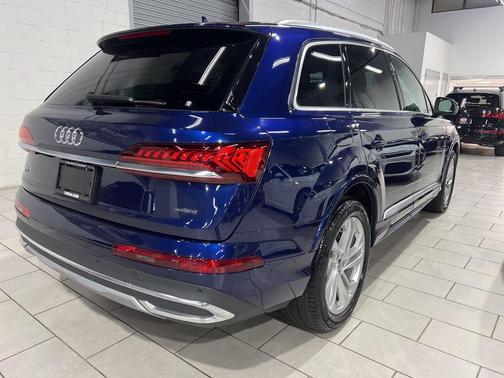 2022 Audi Q7 45 Premium