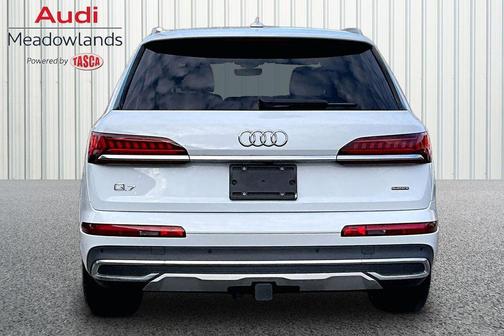 2023 Audi Q7 45 Premium
