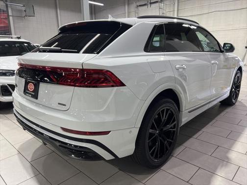 2022 Audi Q8 55 Premium Plus
