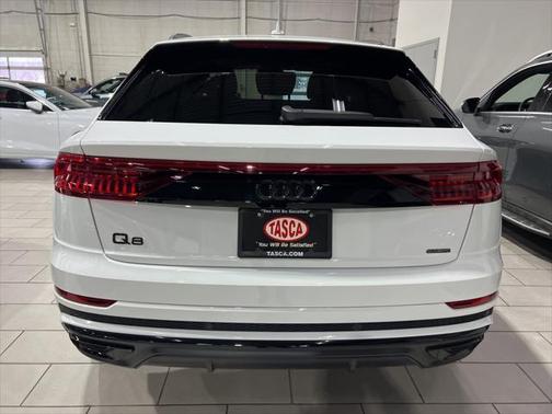 2022 Audi Q8 55 Premium Plus