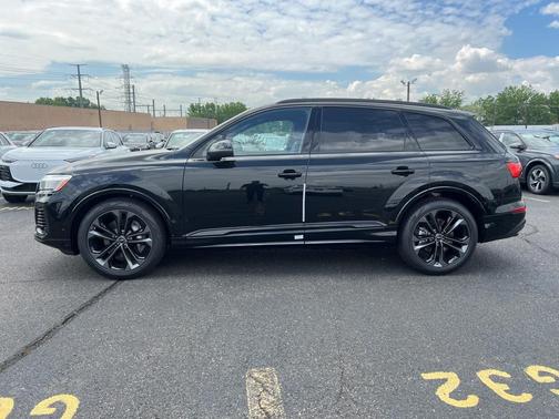 2025 Audi Q7 55 Prestige