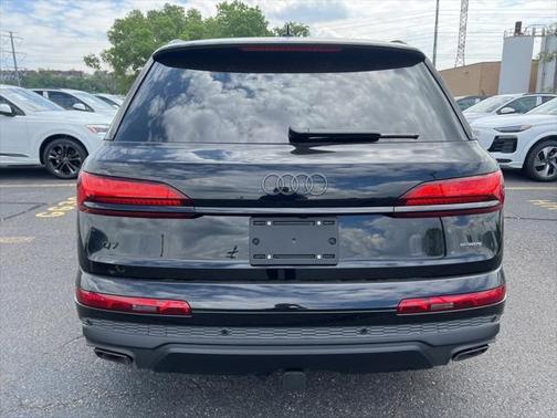 2025 Audi Q7 55 Prestige