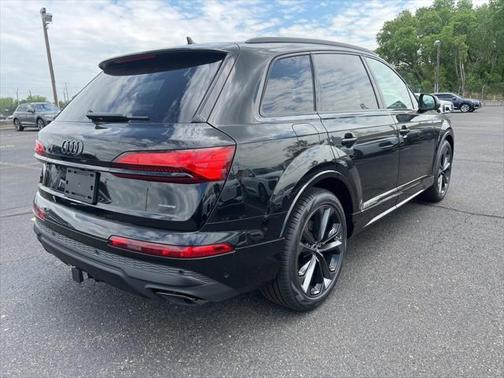 2025 Audi Q7 55 Prestige