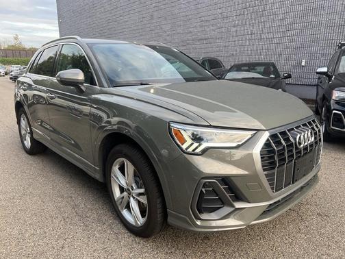 2024 Audi Q3 Premium 45 TFSI S line quattro Tiptronic