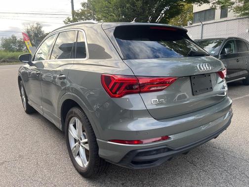 2024 Audi Q3 Premium 45 TFSI S line quattro Tiptronic