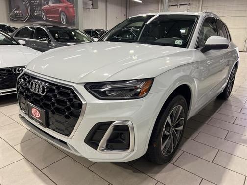 2022 Audi Q5 45 S line Premium