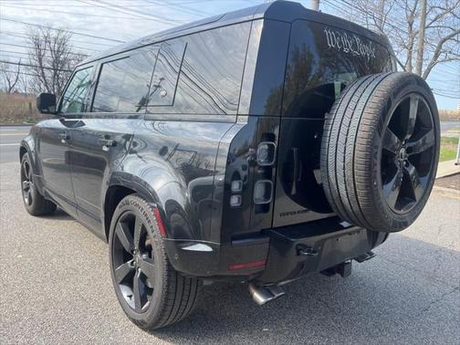 2022 Land Rover Defender 110 V8