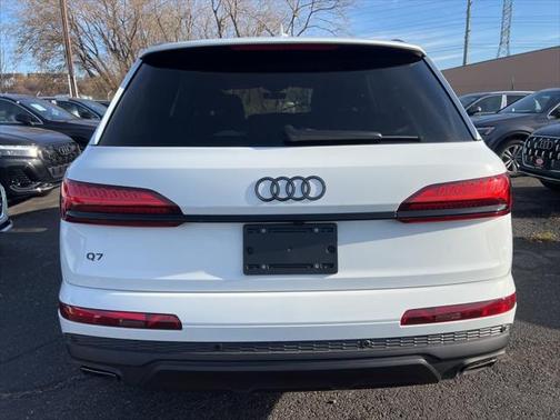 2025 Audi Q7 55 Premium Plus