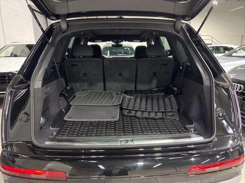2025 Audi Q7 55 Premium