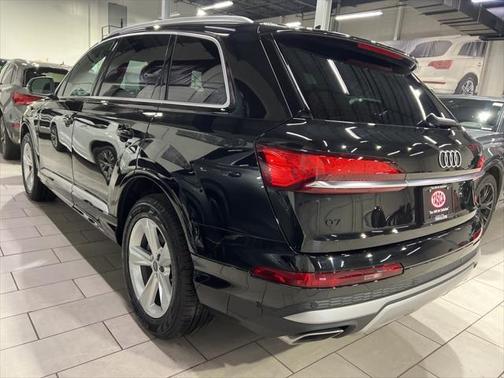 2025 Audi Q7 55 Premium