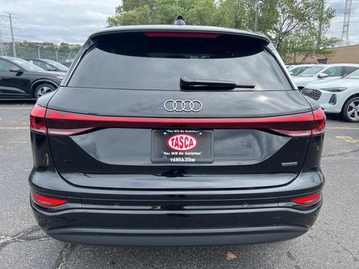 2025 Audi Q6 e-tron Premium Plus