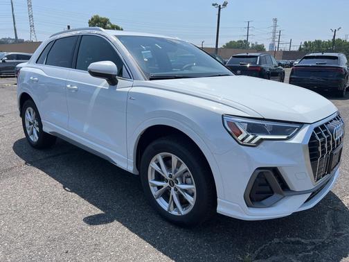2025 Audi Q3 Premium