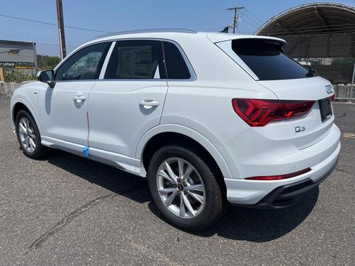 2025 Audi Q3 Premium