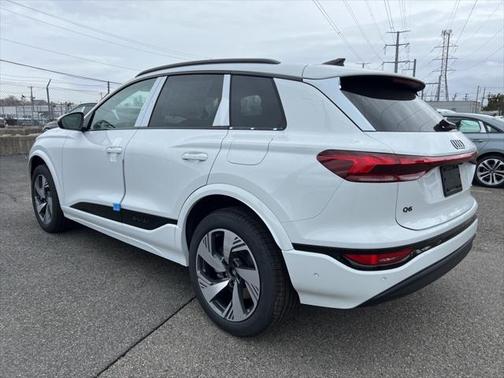 2025 Audi Q6 e-tron Premium