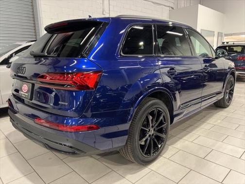 2024 Audi Q7 55 Premium Plus