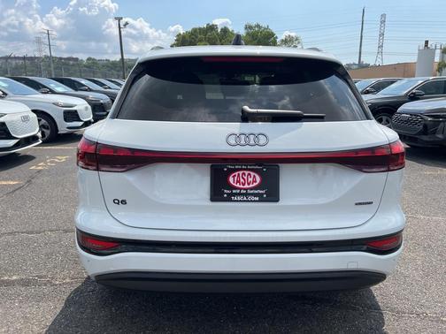 2025 Audi Q6 e-tron Premium