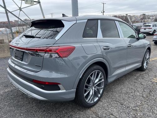 2025 Audi Q4 e-tron Premium Plus