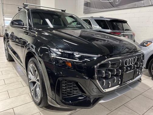 2024 Audi Q8 55 Premium