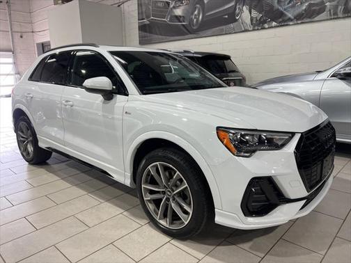 2022 Audi Q3 45 S line Premium