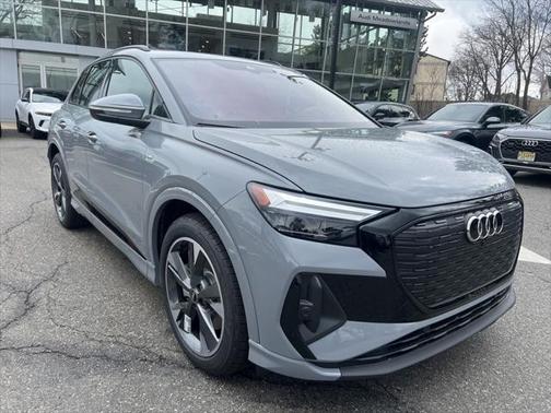 2025 Audi Q4 e-tron Premium Plus