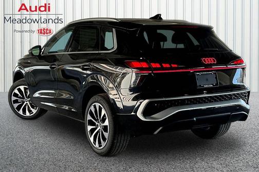 Mythos Black Metallic 2026 Audi Q3 S line