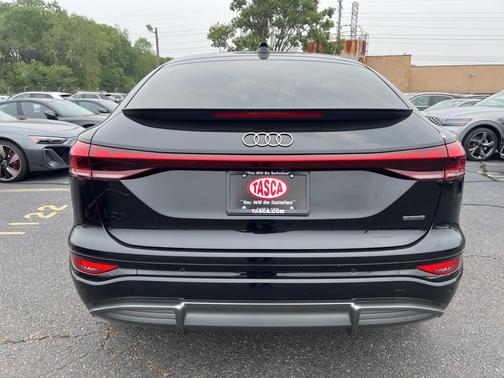 2025 Audi Q6 e-tron Premium Plus