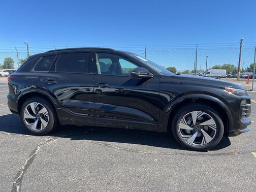 2025 Audi Q6 e-tron Premium Plus