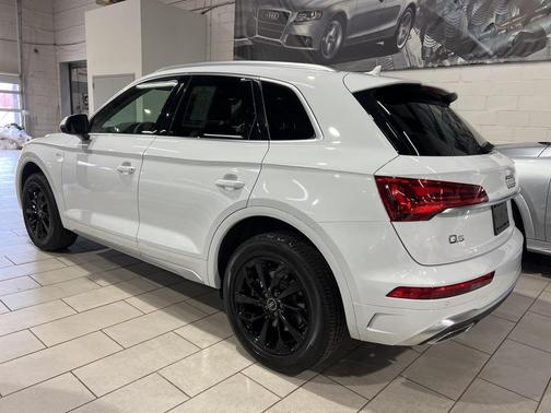 2024 Audi Q5 45 S line Premium