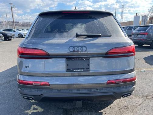 2025 Audi Q7 55 Premium Plus