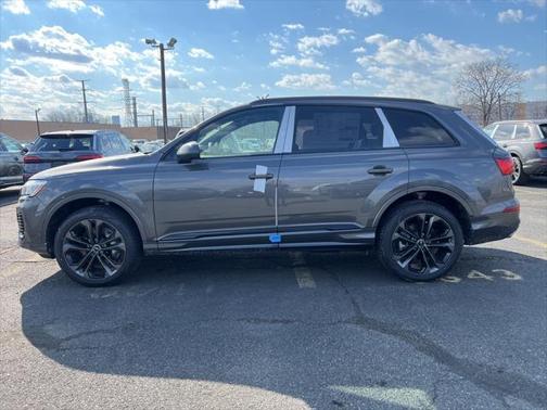2025 Audi Q7 55 Premium Plus