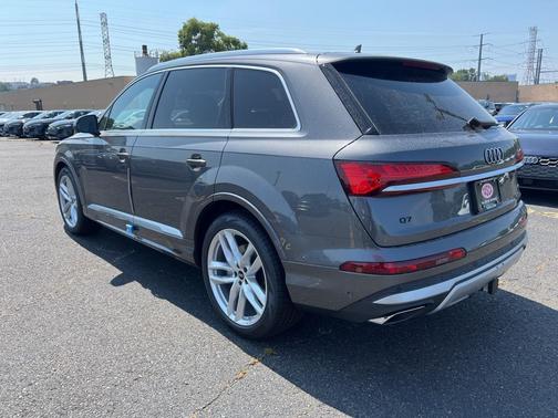 2025 Audi Q7 55 Premium Plus