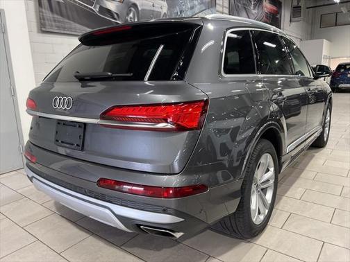 2025 Audi Q7 45 Premium