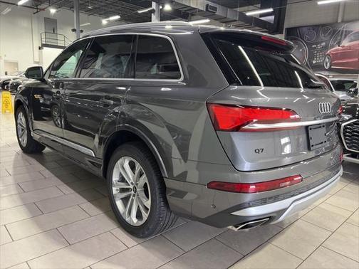 2025 Audi Q7 45 Premium
