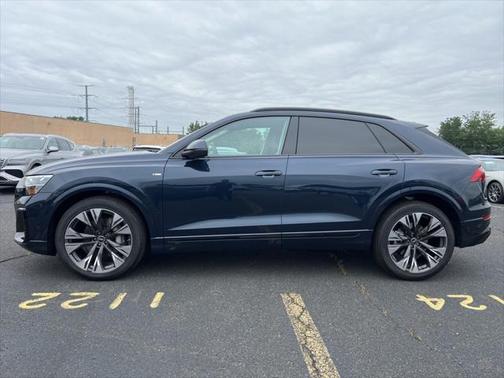 2025 Audi Q8 55 Premium Plus