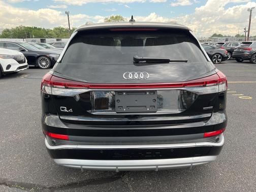 2025 Audi Q4 e-tron Premium Plus
