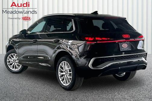 Mythos Black Metallic 2026 Audi Q3 S line