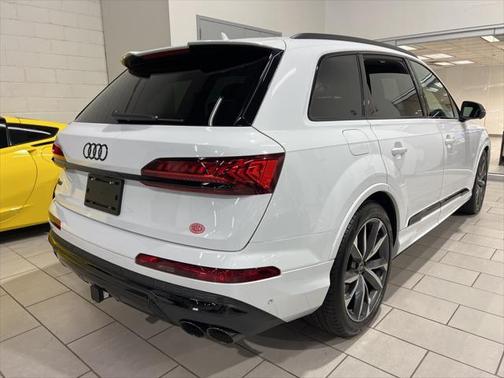2024 Audi SQ7 4.0T Premium Plus