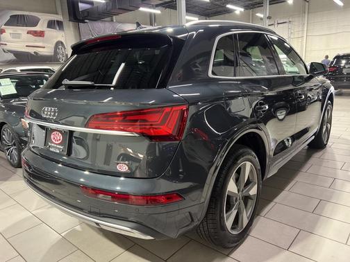 2024 Audi Q5 40 Premium Plus